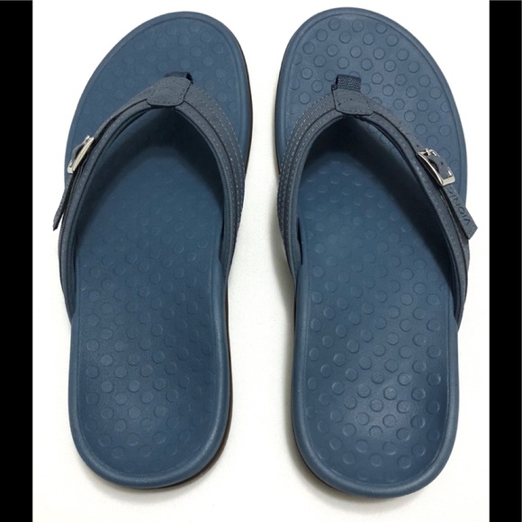 vionic thong sandals with buckle detail